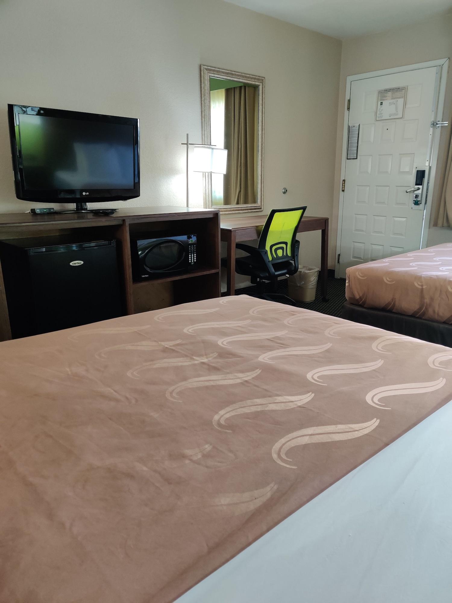 Quality East I-40 Inn