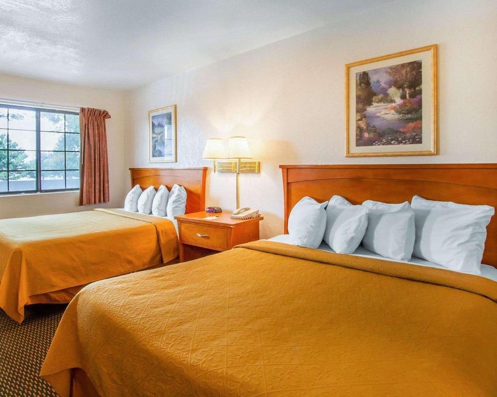 Quality East I-40 Inn 2*