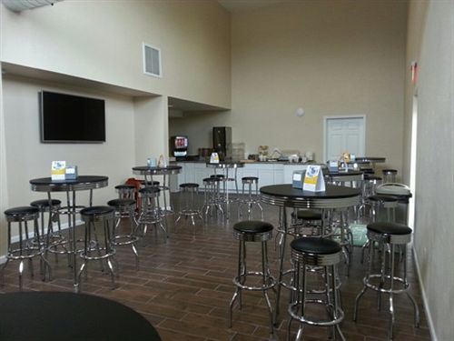 Quality East I-40 Inn 2*