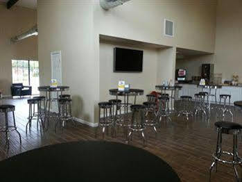 Quality East I-40 Inn