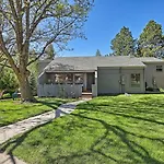 Flagstaff Townhome With Deck Easy Access Downtown!