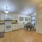 Flagstaff Townhome With Deck Easy Access Downtown!