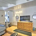 Expansive Flagstaff Family Retreat With Media Room!