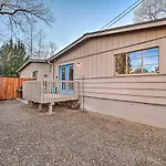 Cozy Flagstaff Studio With Patio - Near Dtwn!