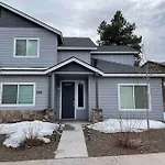 Family Friendly 4-Bdrm 3.5 Bath W Guest Suite