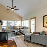 Flagstaff Townhome With Deck About 6 Mi To Downtown!