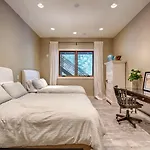 The Chic Cabin Apartment