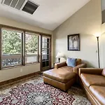 Country Club Condo In Flagstaff
