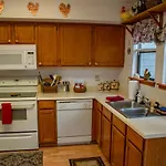 Spring Meadows Marvelous & Bright Town Home - Close To Foxglenn Park And Country Club!