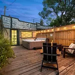 Desert Modern Downtown Flagstaff Unit With Hot Tub