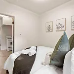 Desert Modern Downtown Flagstaff Unit With Hot Tub