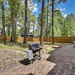 Spacious Flagstaff Home With Hot Tub And Grill!
