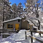 Location! Nature Lovers Getaway - Close To Historic Downtown