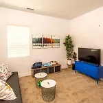 Chic Stylish 4 Bedroom Newly Built Town-Home Perfect Location