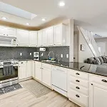 High-Country Home With Gorgeous Views 1 Mi To Nau!