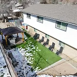 Sleeps 18 Hot Tub Pool Table Fire Pit Arcade Game