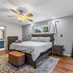 The Golfview Getaway
