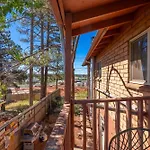 New I Mountain Views I Hot Tub I Lawn Games I Patio I Bbq