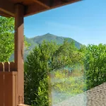 New I Mountain Views I Hot Tub I Lawn Games I Patio I Bbq