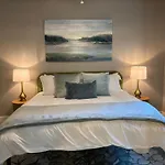 Large Flagstaff Home With Guest House
