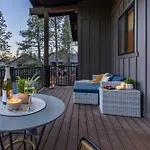 Home With Studio Near Pine Canyon
