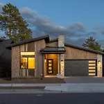 Home With Studio Near Pine Canyon