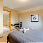 7 Beds Rental Home With Jacuzzi And Outdoor Patio