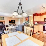 Flagstaff Condo With Balcony In Golf Community!