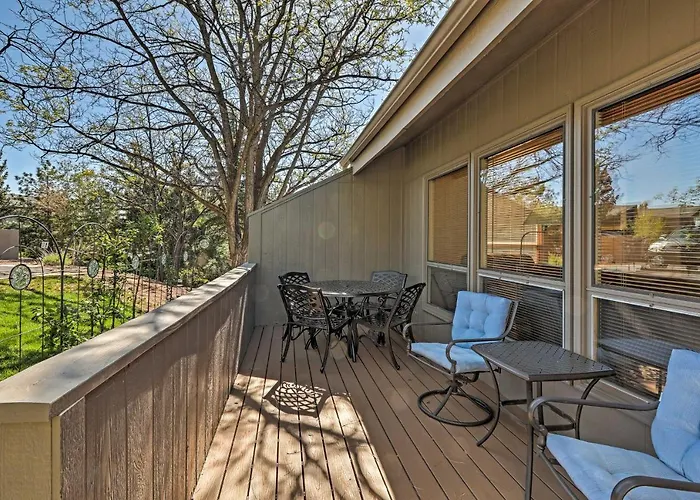 Flagstaff Townhome With Deck Easy Access Downtown!