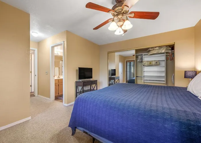 Charming Walnut Hills Condo