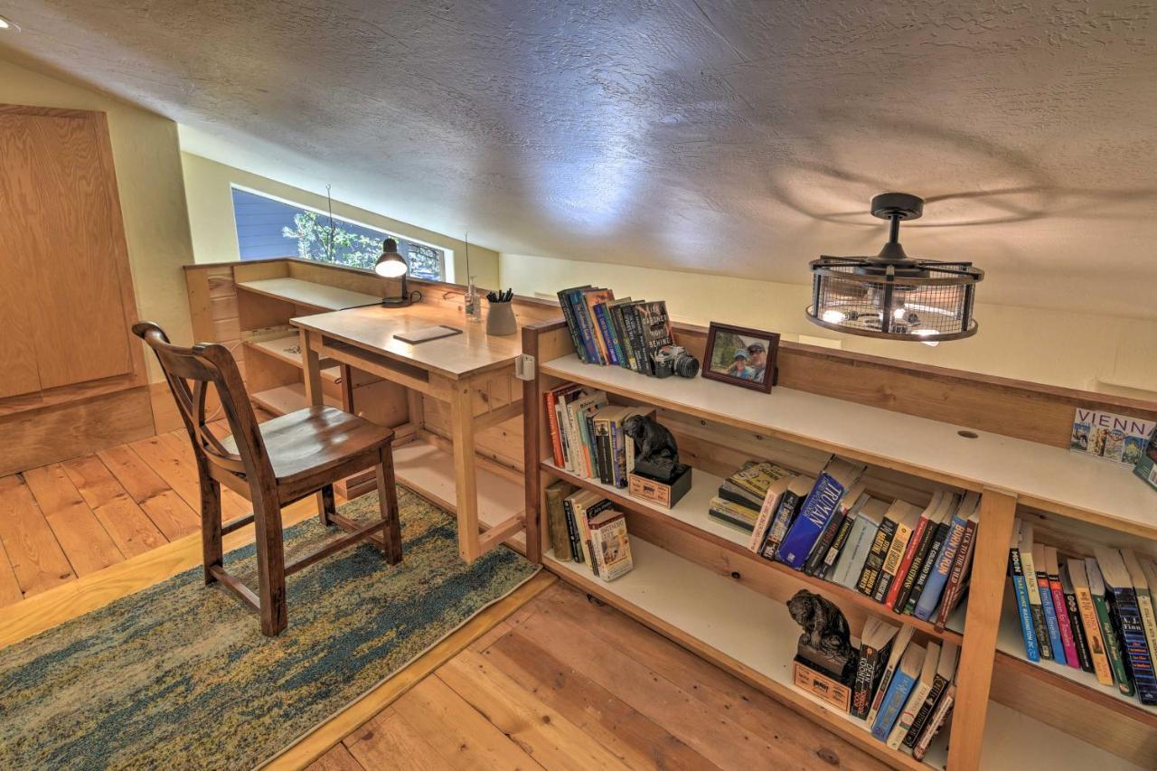 Holiday home With On-site Trails, 3 Mi To Dtwn!