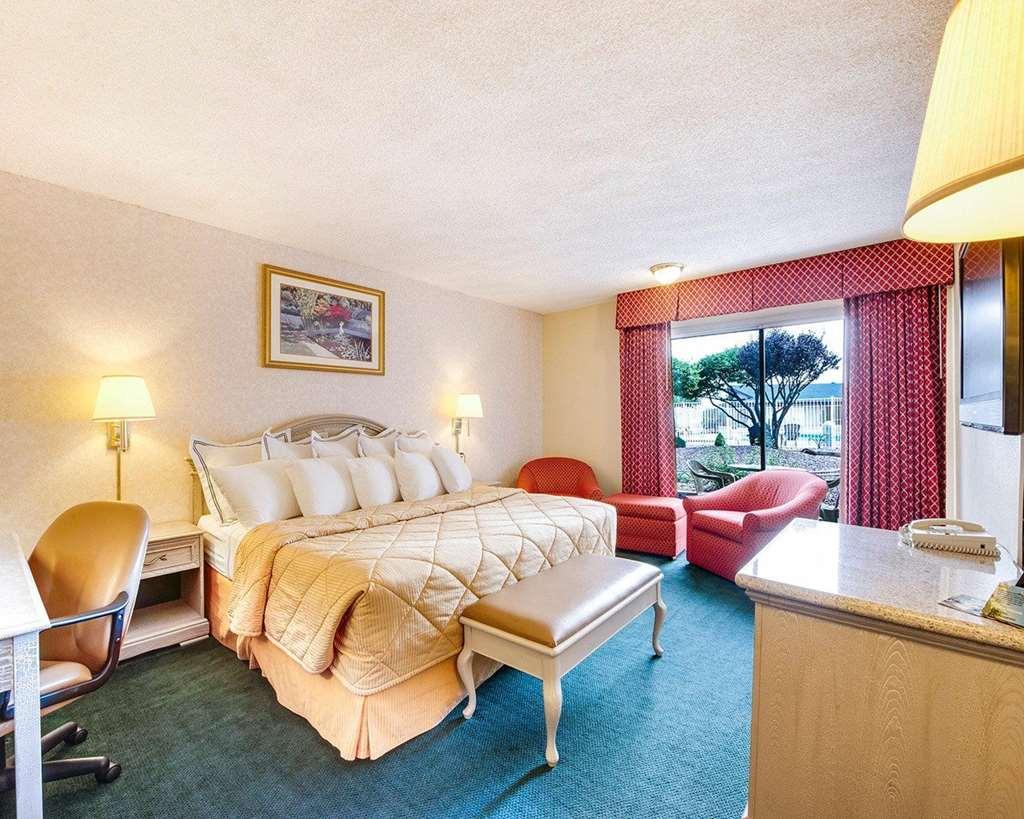 Elev8 I-40 Exit 198 Butler Ave Hotel 3*