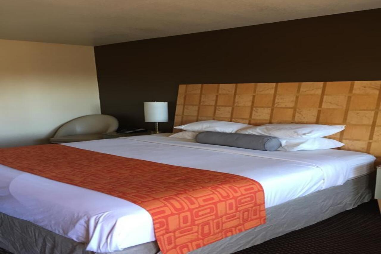 Howard Johnson By Wyndham Hotel 2*