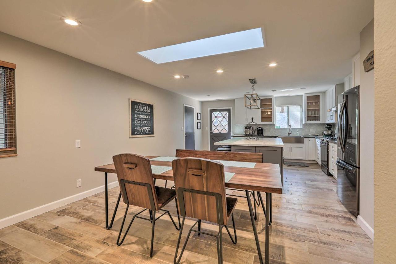 Vacation Rental, 3 Mi To Downtown! *