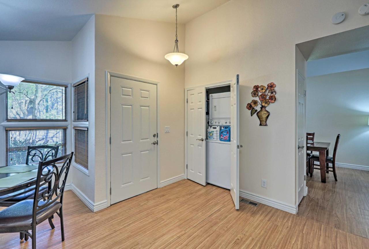 Townhome With Deck Easy Access Downtown! Holiday home *