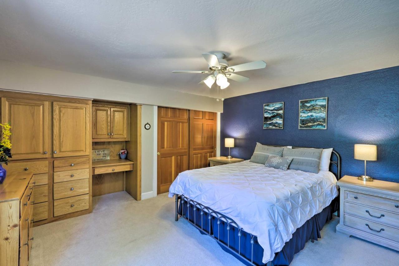 Mountain Oasis With Hot Tub 2 Mi To Dtwn! Holiday home *