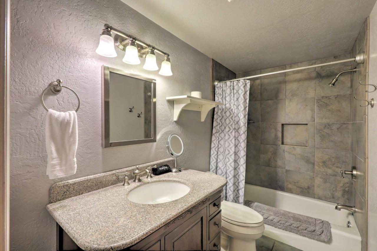 Holiday home Mountain Oasis With Hot Tub 2 Mi To Dtwn! *