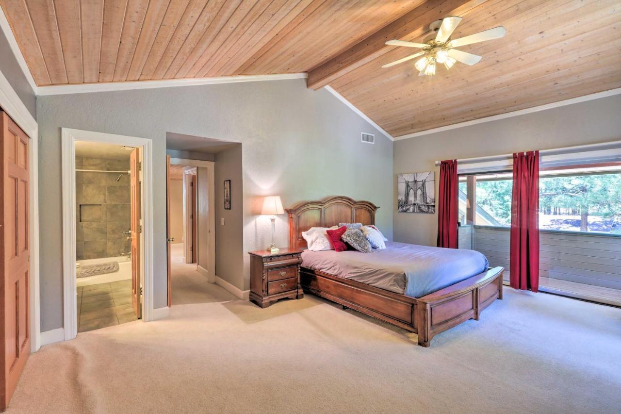 Mountain Oasis With Hot Tub 2 Mi To Dtwn! Holiday home