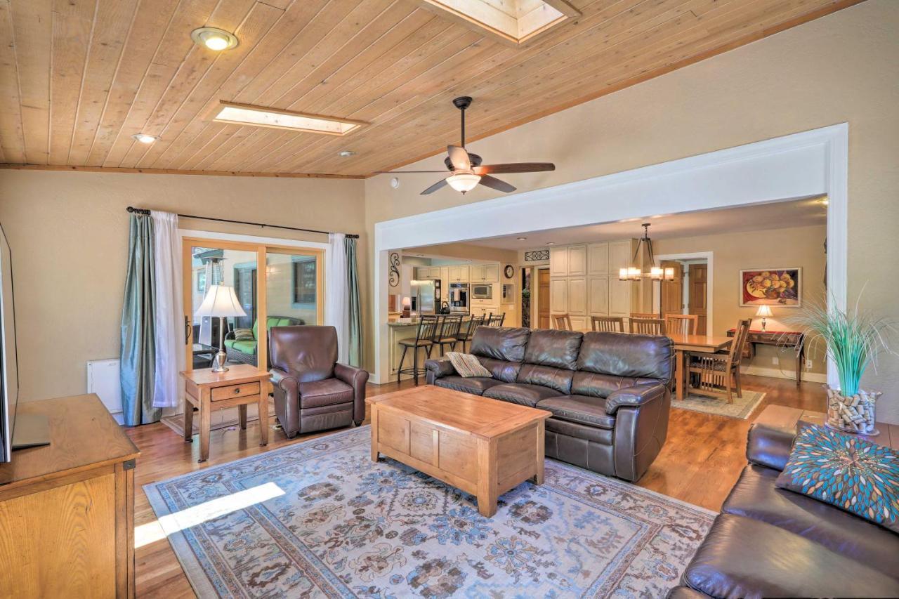 Holiday home Mountain Oasis With Hot Tub 2 Mi To Dtwn! Flagstaff
