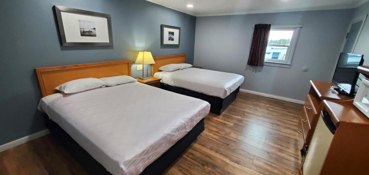 Motel Travelers