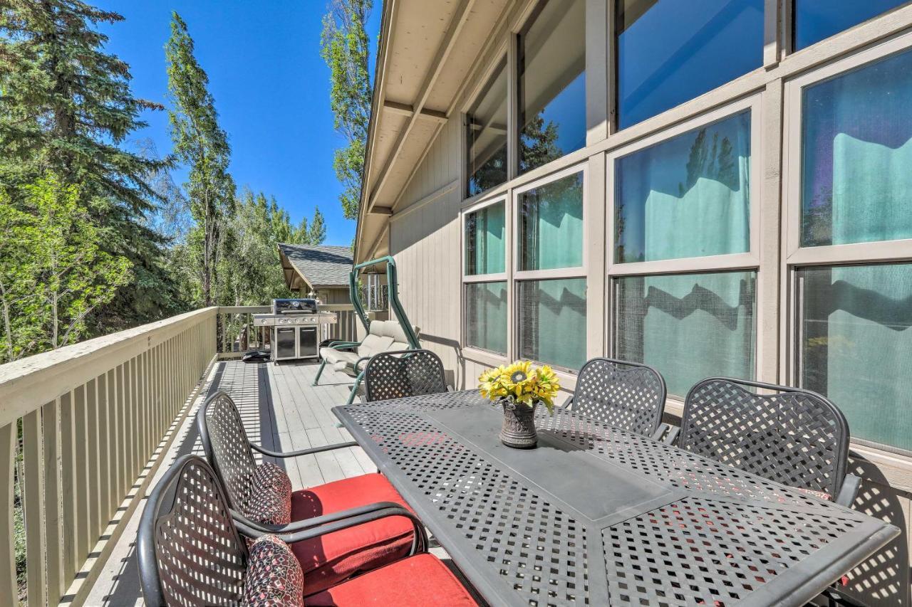 Holiday home Townhome - Walk To Country Club And Pools!