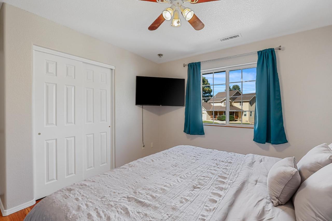 Big Sky Family Retreat Holiday home *