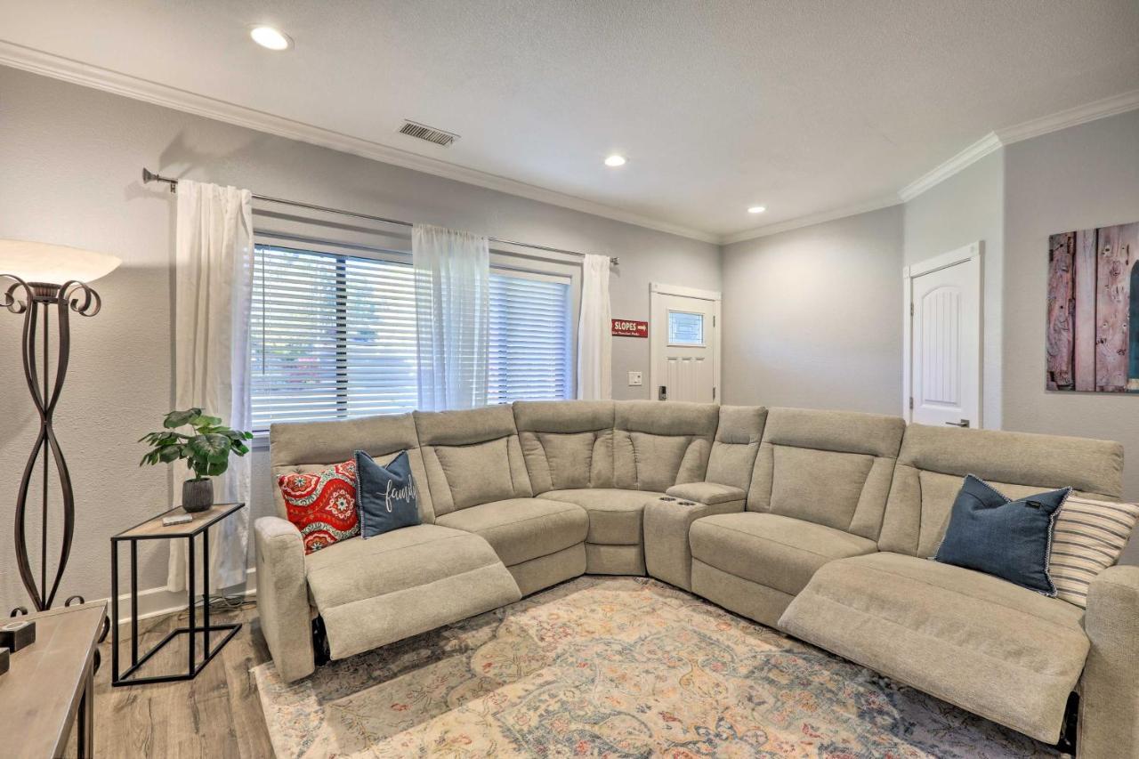 Pet-friendly Escape With Fenced-in Yard! *