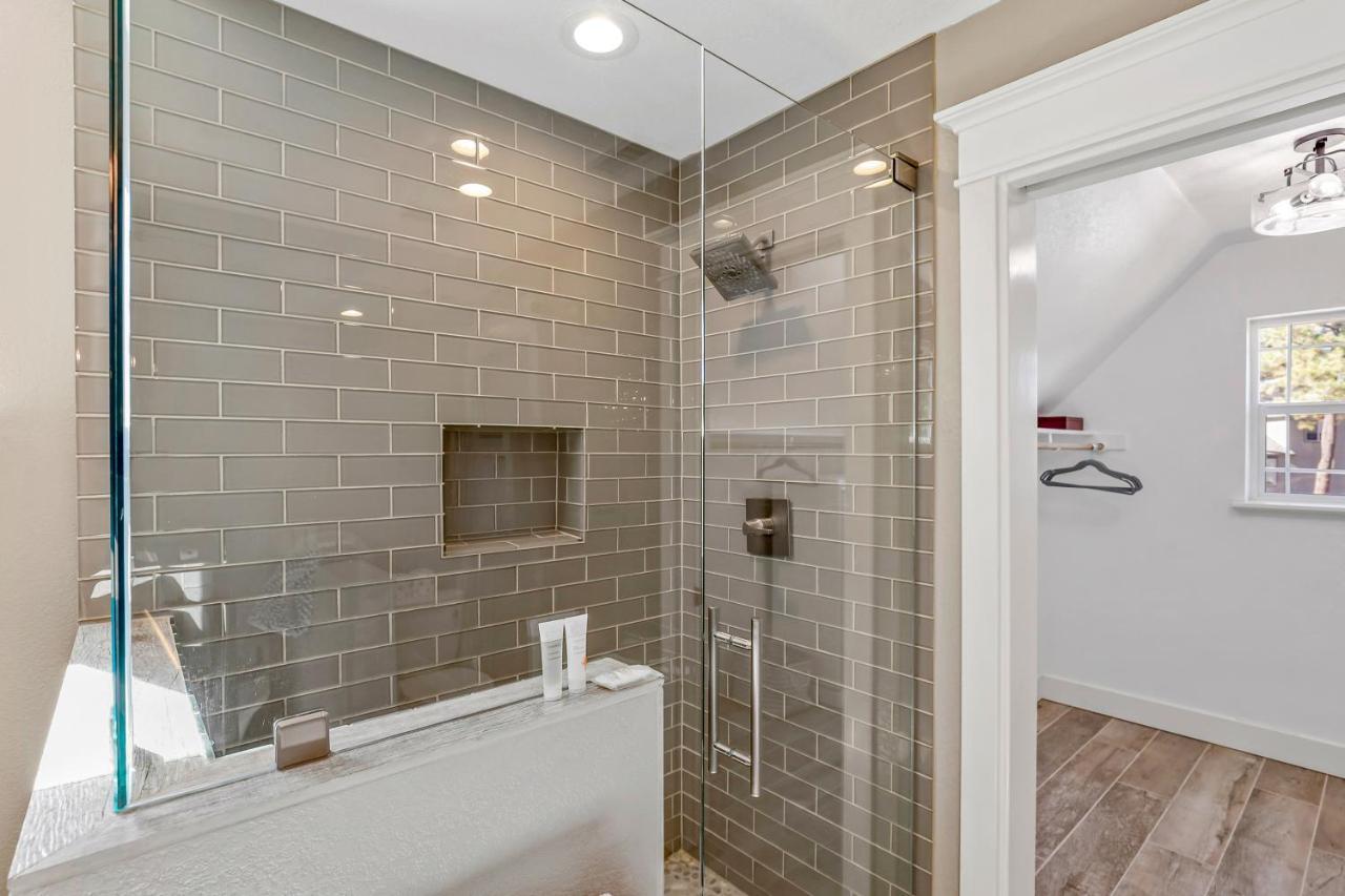 Whispering Pines Holiday home *