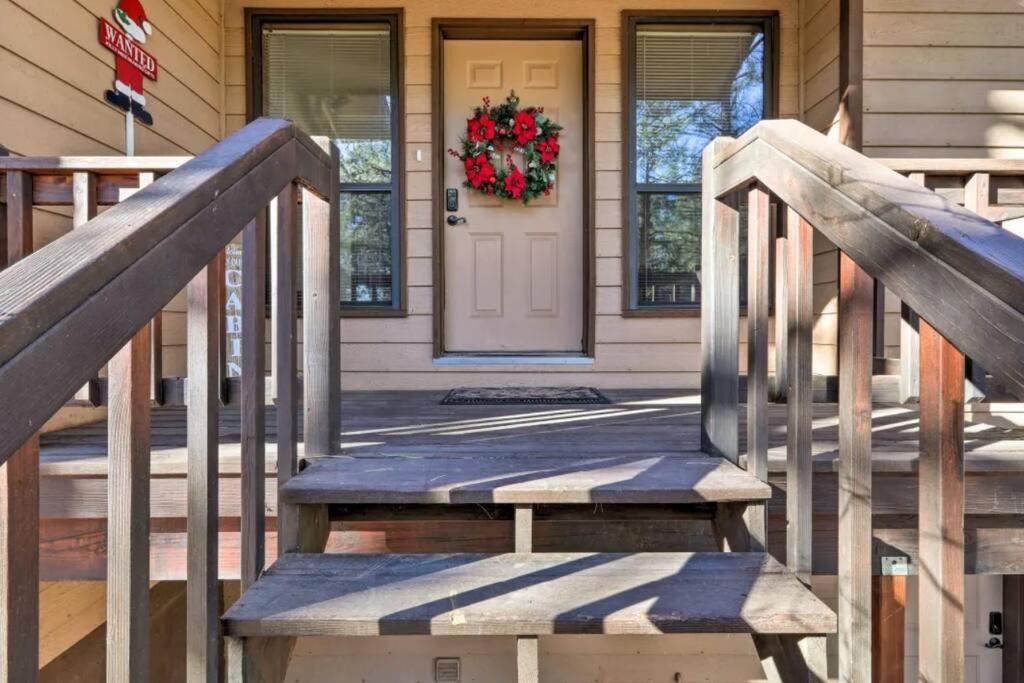 Holiday home Kathys Cabin, King Bed, Hot Tub, Near-nau & Downtown Attractions, Perfect Year-round Mountain Getaway