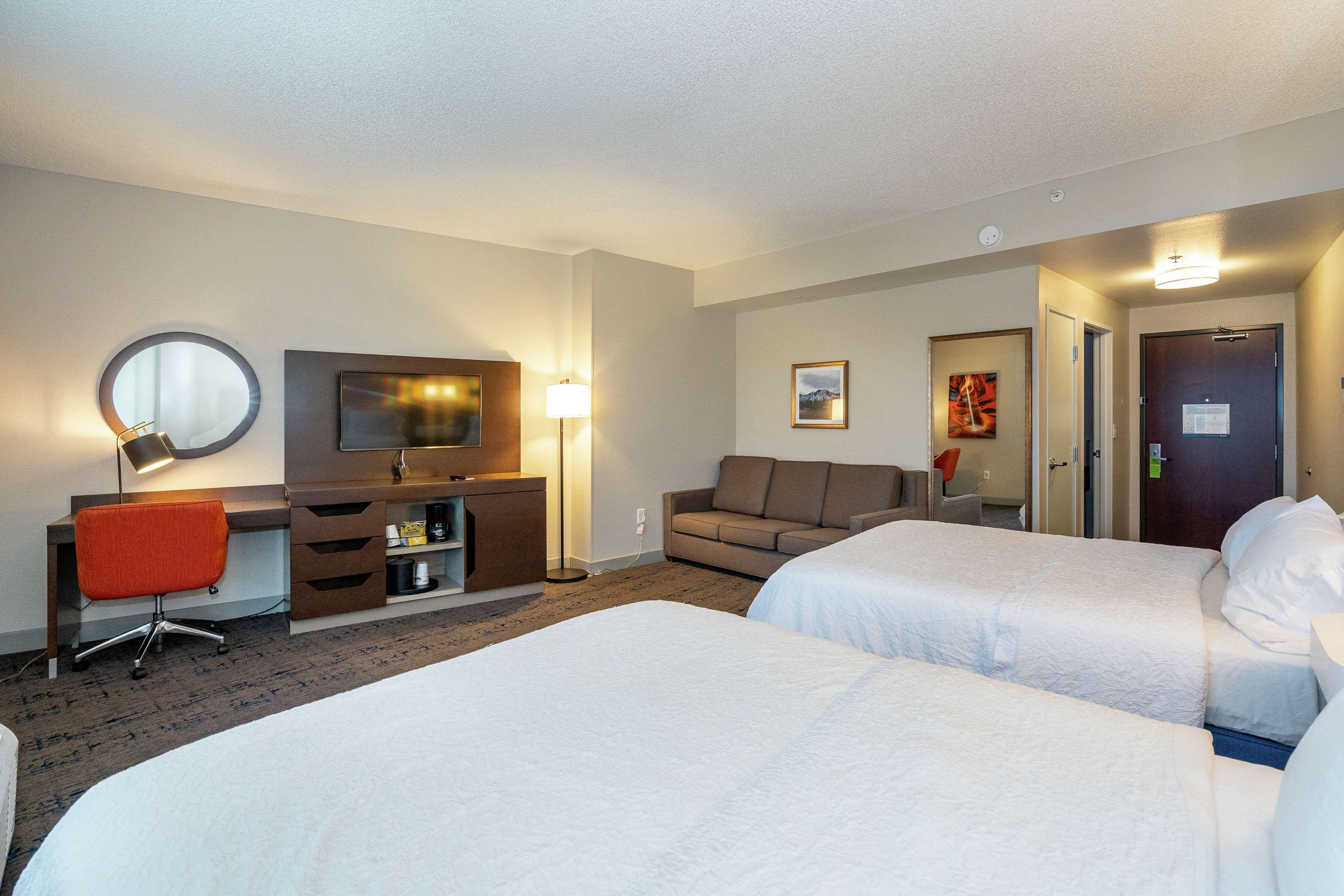 Hotel Hampton & - West 3*
