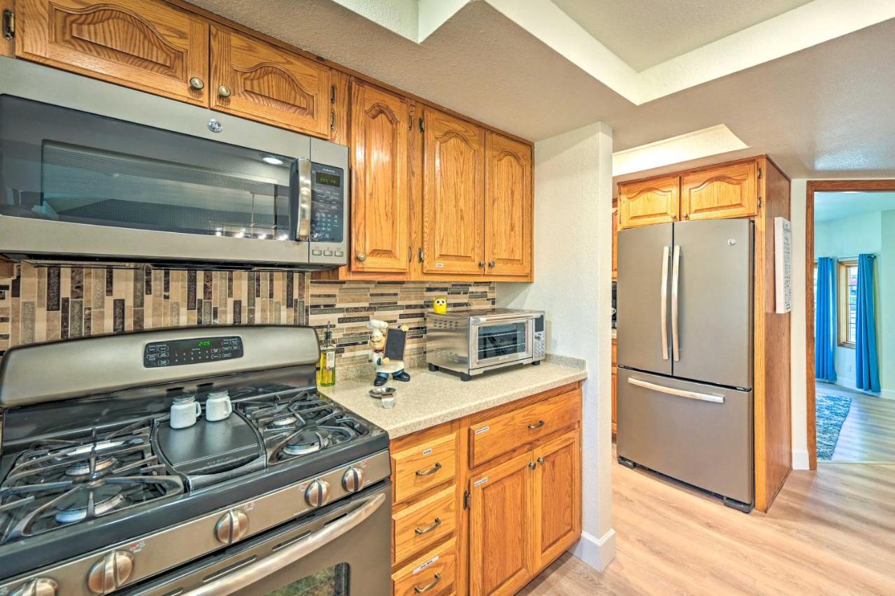 Holiday home Spacious With Hot Tub And Grill!