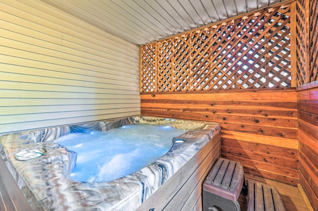 Spacious With Hot Tub And Grill! *
