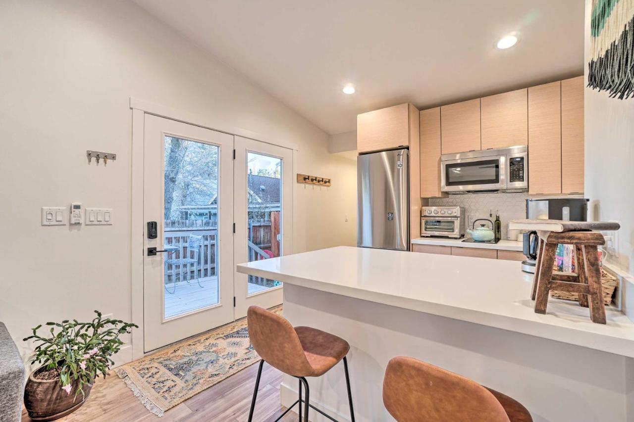 Cozy With Patio - Near Dtwn! Apartment *