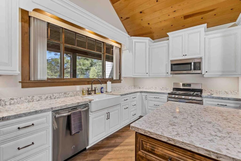 The Pink Ponderosa Ranch And For 20 * Flagstaff